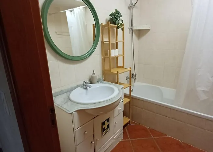 Sao Sebastiao - 1 Bedroom Oceanfront With Pool Apartamento *