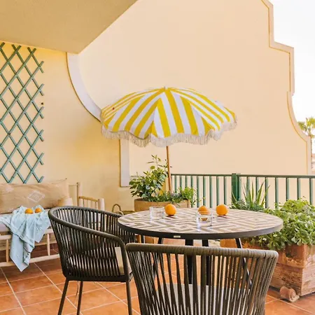 Sao Sebastiao - 1 Bedroom Oceanfront With Pool Apartment